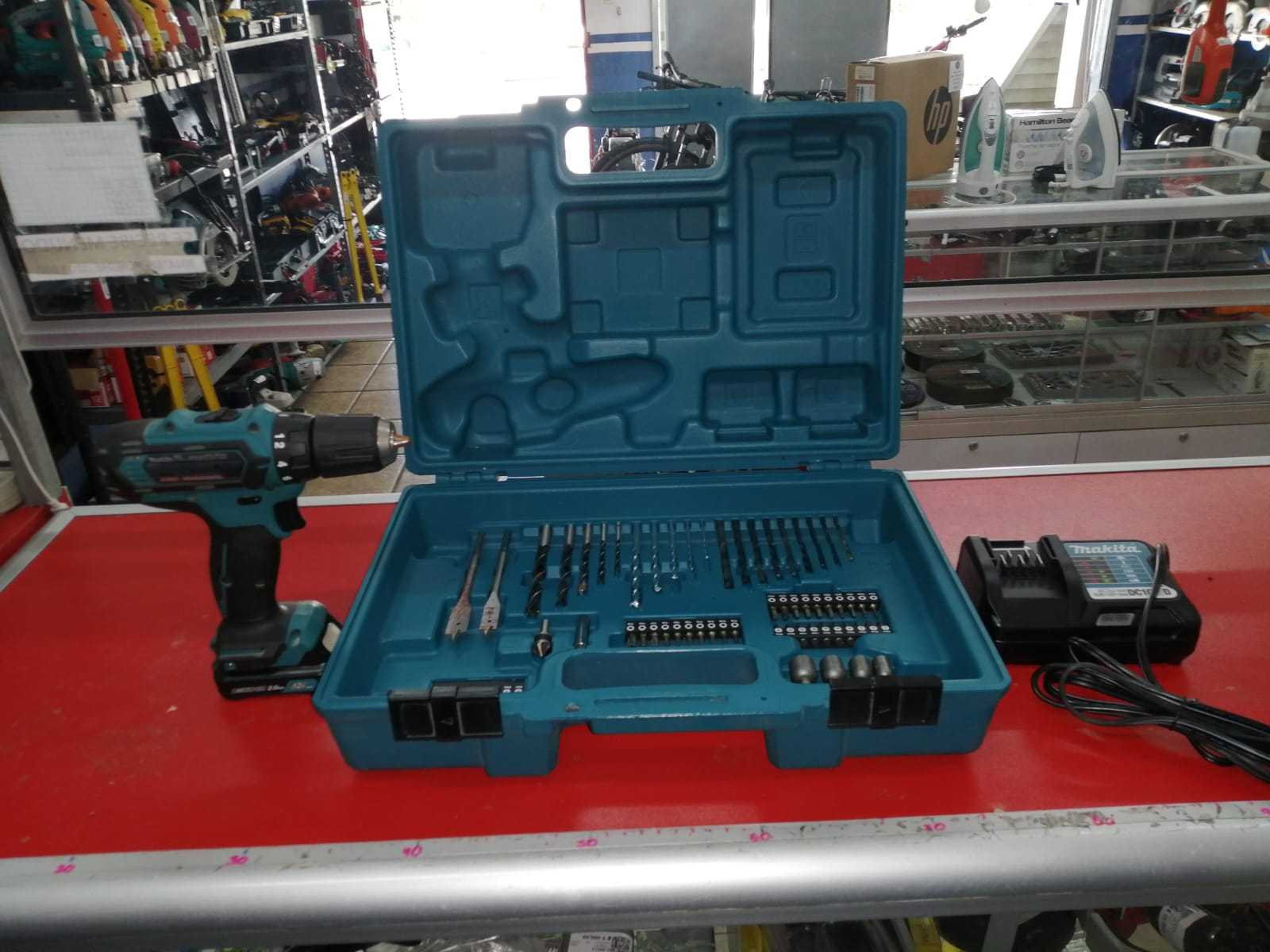 Precio 95 000,00 Makita DF331D Taladro Inalambrico 12V DF331D una bateria un cargador en caja  juego de brocas