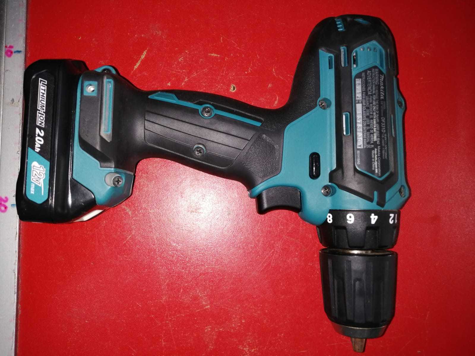 Precio 95 000,00 Makita DF331D Taladro Inalambrico 12V DF331D una bateria un cargador en caja  juego de brocas