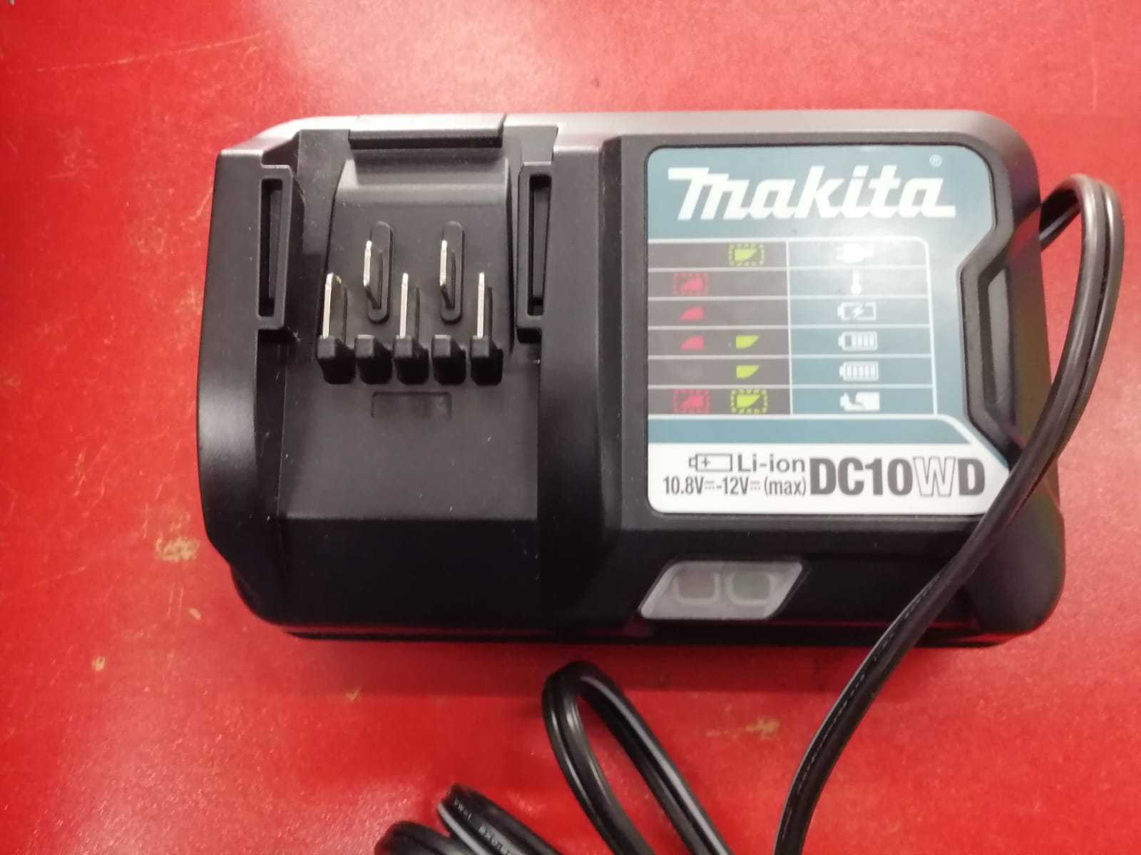 Precio 95 000,00 Makita DF331D Taladro Inalambrico 12V DF331D una bateria un cargador en caja  juego de brocas