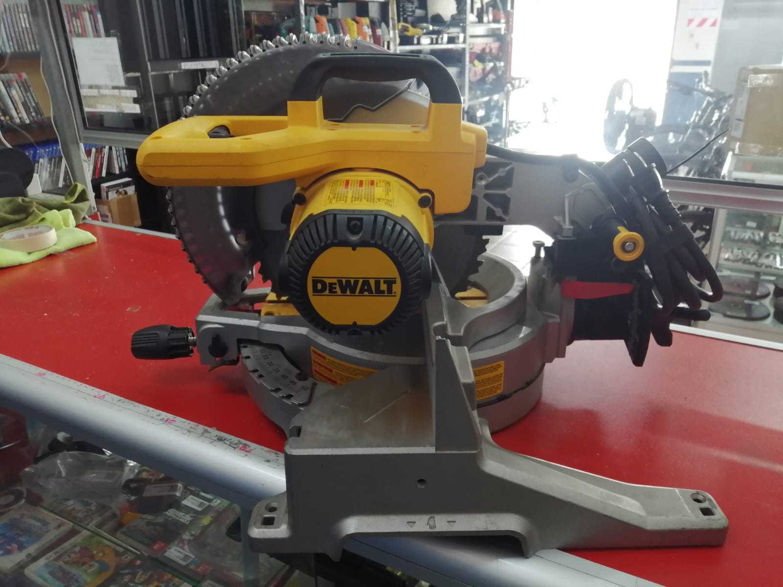 Precio 180 000,00 Dewalt DWS713 Sierra ingleteadora Dewalt 10 DWS713