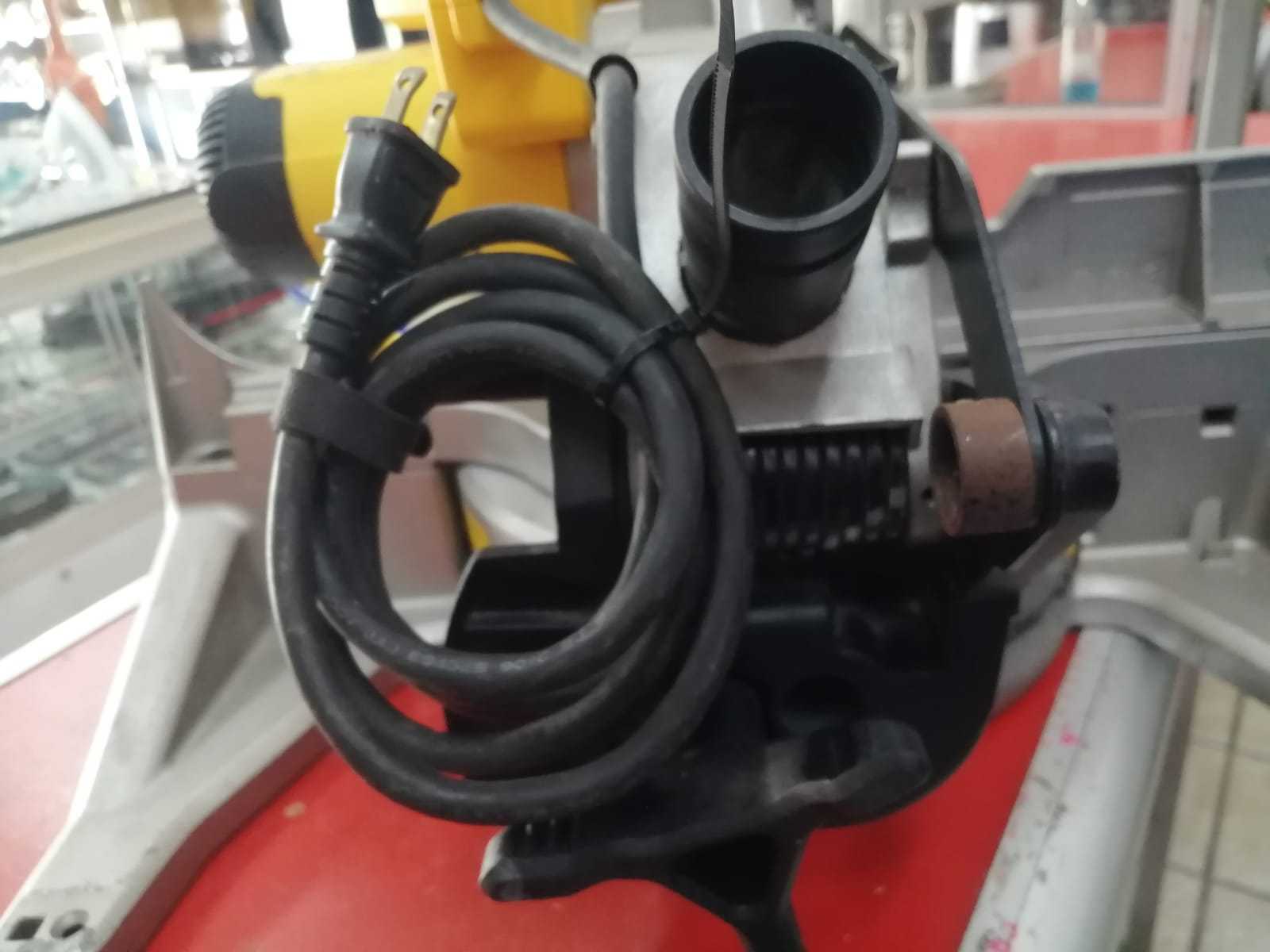 Precio 180 000,00 Dewalt DWS713 Sierra ingleteadora Dewalt 10 DWS713