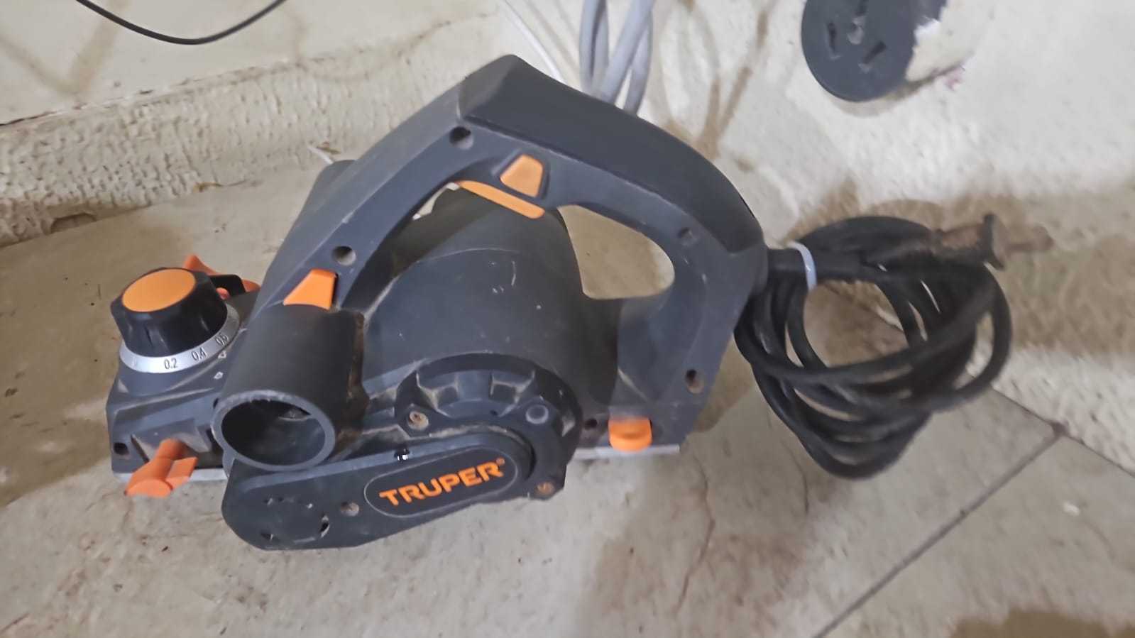 Precio 35 000,00 truper  Cepillo electrico
