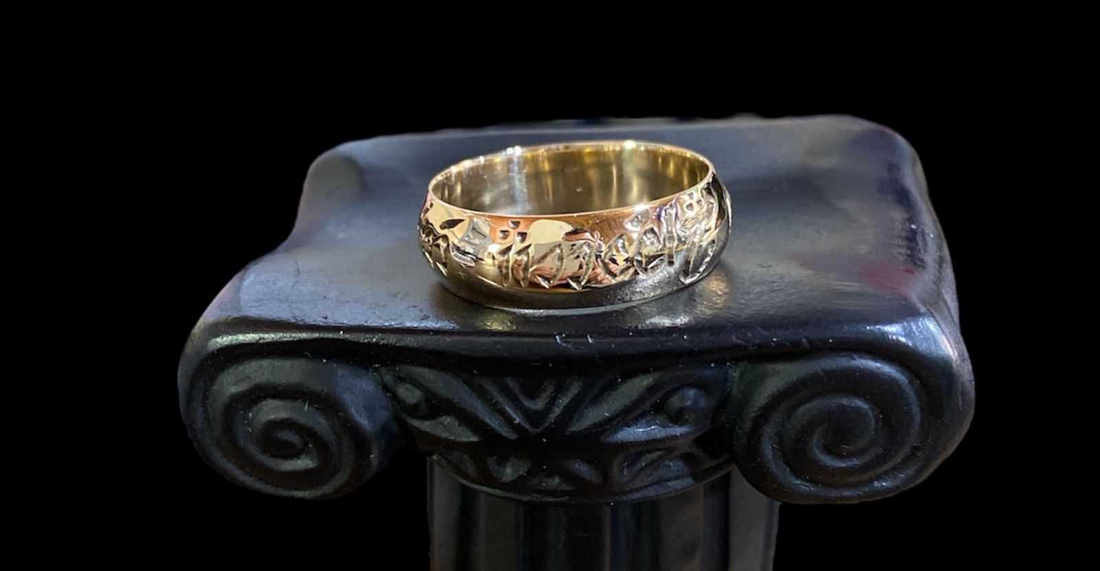 Precio 580 000,00   Duo anillos matrimonio elfico talla 6 y 9.5 14.5g 18k
