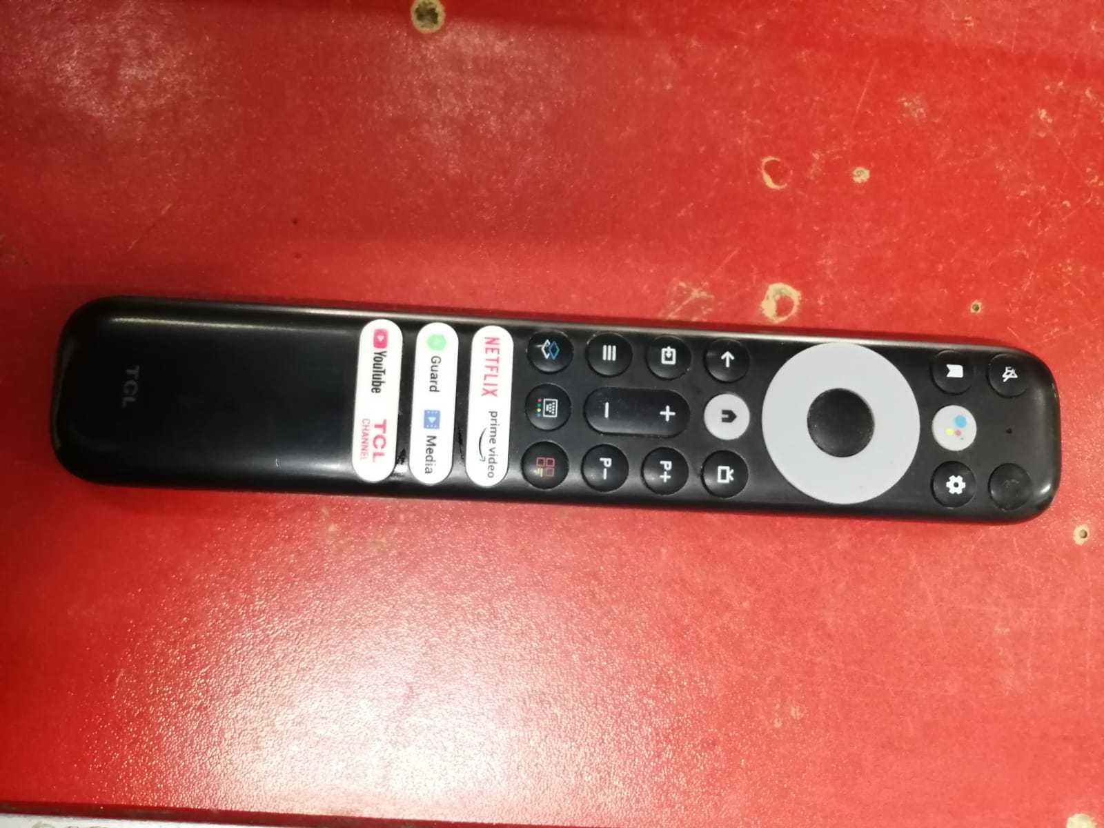 Precio 110 000,00 TCL 40S5400A Pantalla 40 TCL 40S5400A FullHD con control y patas