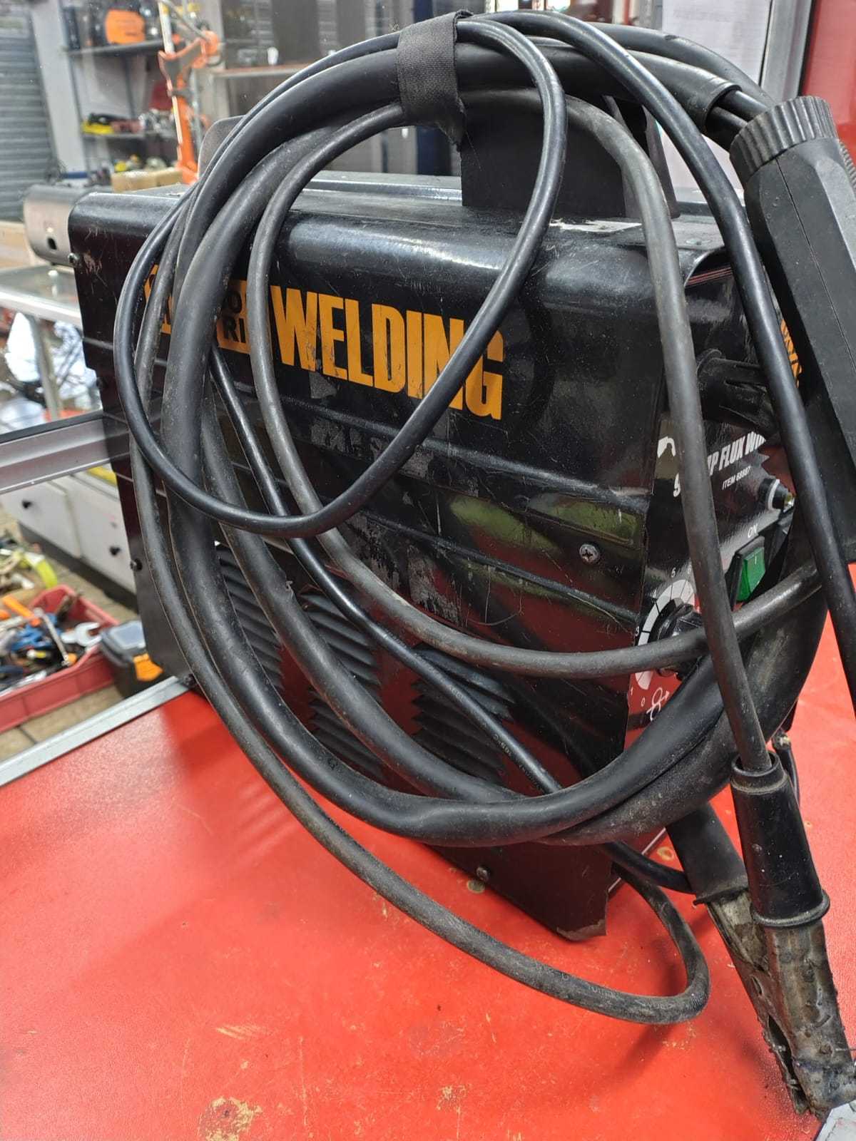 Precio 65 000,00 Chicago Electric flux 90am Soldador de alambre Chicago Electric 90 amp 120v con rollo nuevo extra