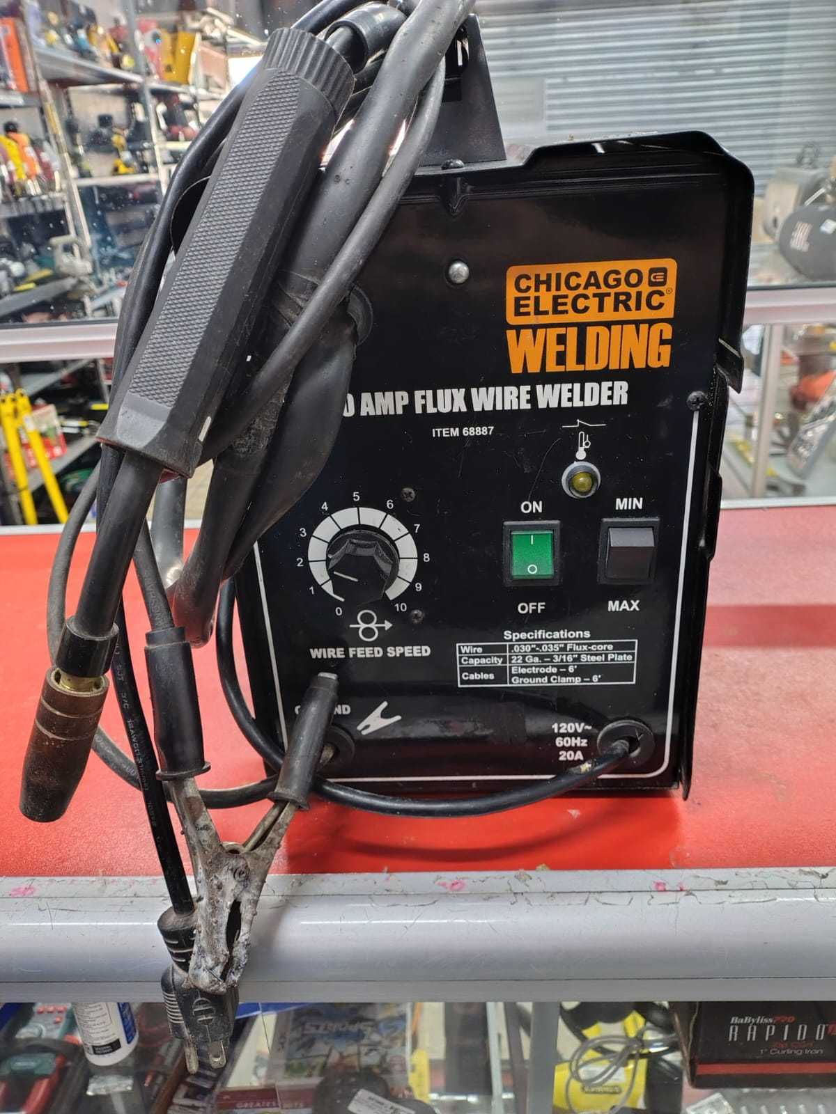 Precio 65 000,00 Chicago Electric flux 90am Soldador de alambre Chicago Electric 90 amp 120v con rollo nuevo extra