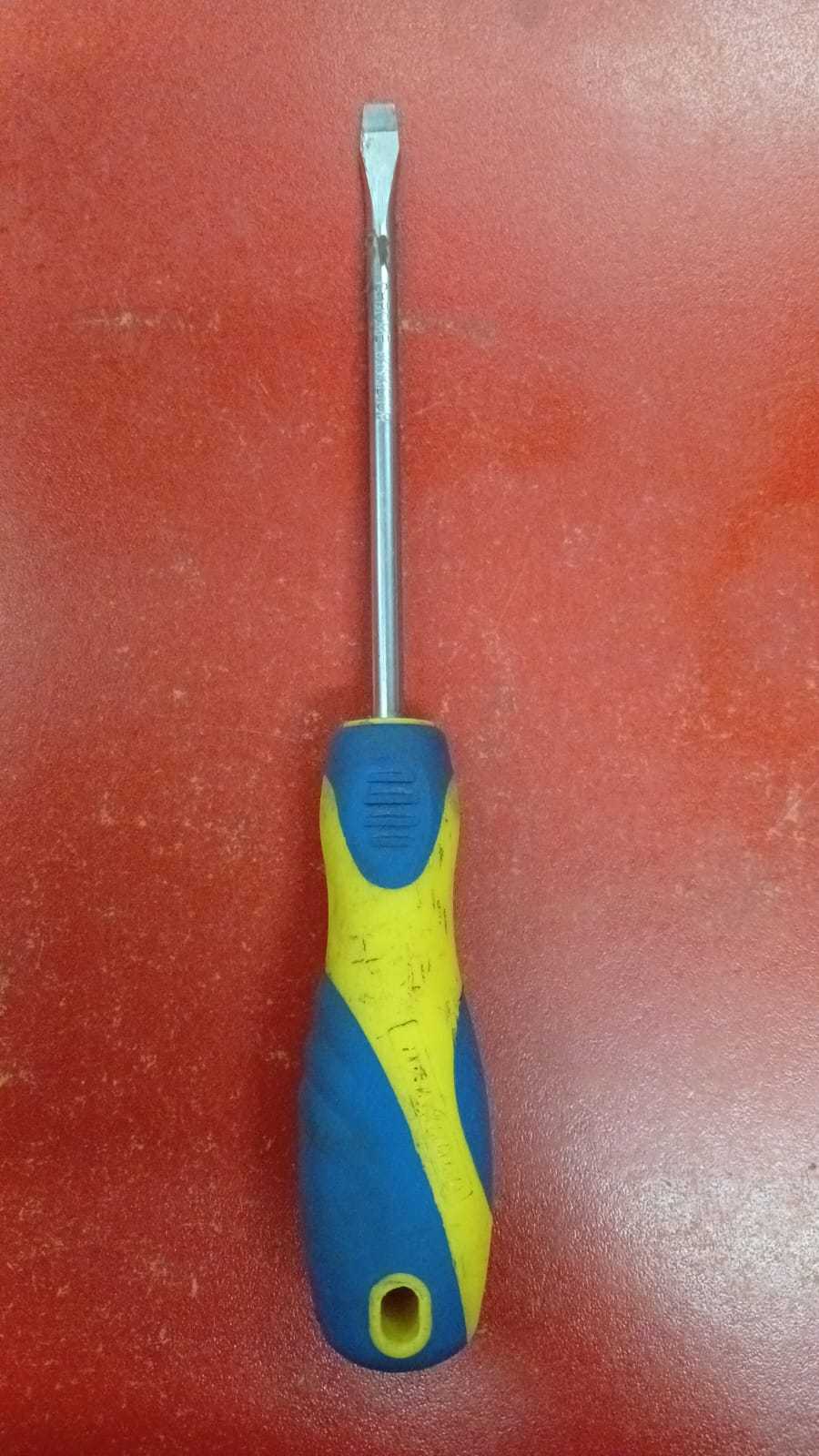 Precio 2 000,00 goodyear  Desatornillador punta plana