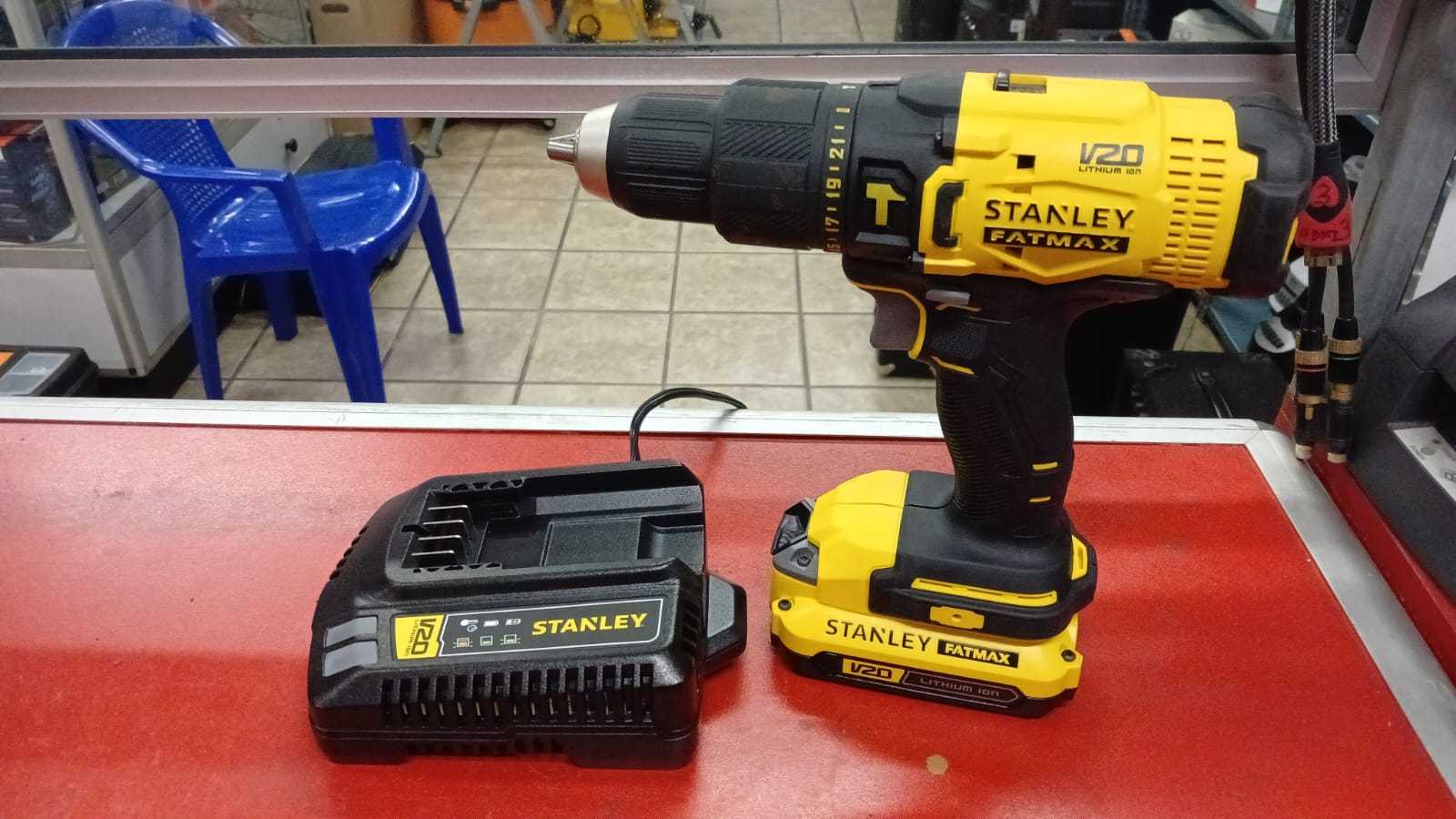Precio 85 000,00 STANLEY SCD711 taladro  con bateria y cargador  v20