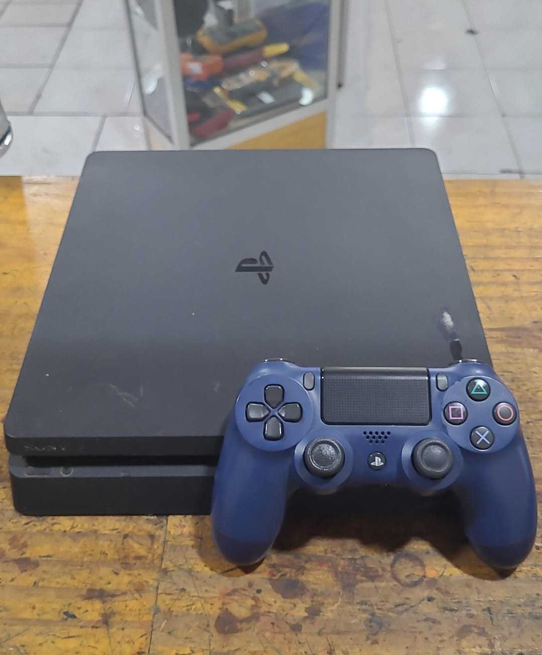 Precio 100 000,00 sony ps4 slim Consola con 1 control 1 tera