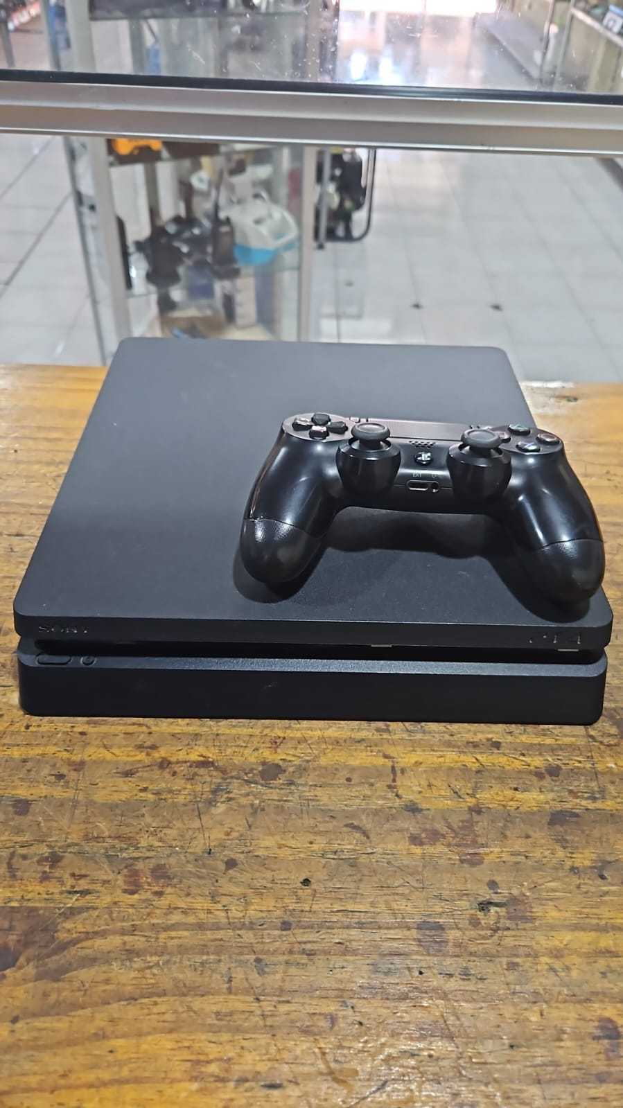 Precio 100 000,00 sony ps4 slim Consola con 1 control 1 tera