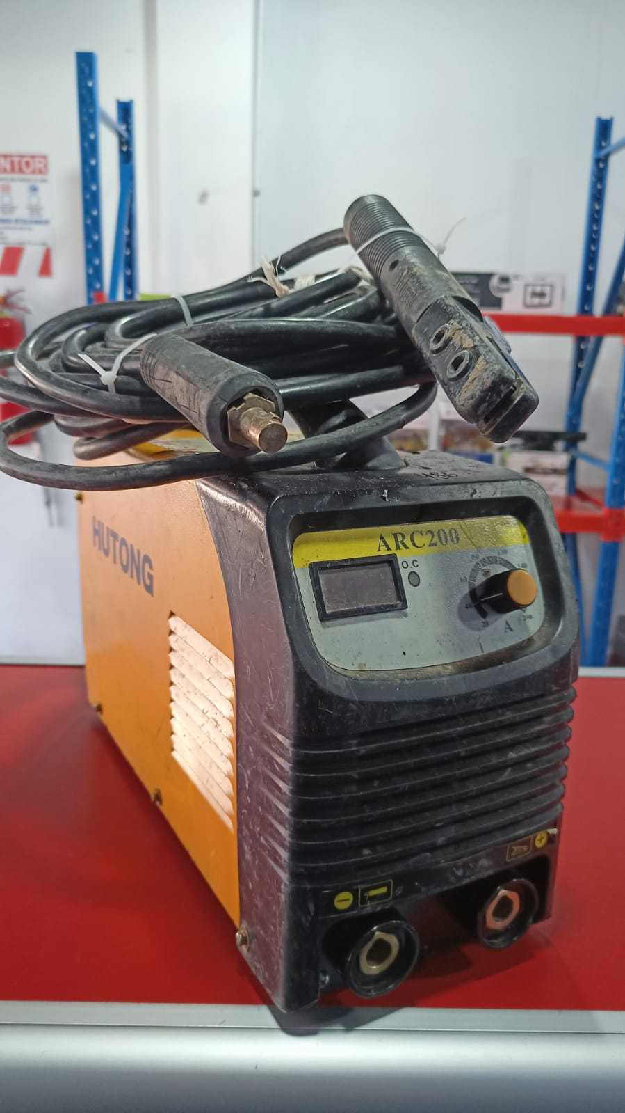 Precio 90 000,00 hutong arc200 Inversora electrica HUTONG Arc200 con sus cables 220v