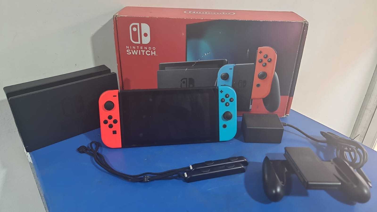 Precio 135 000,00 NINTENDO V2 CONSOLA NINTENDO SWITCH EN CAJA CON SUS ACCESORIOS
