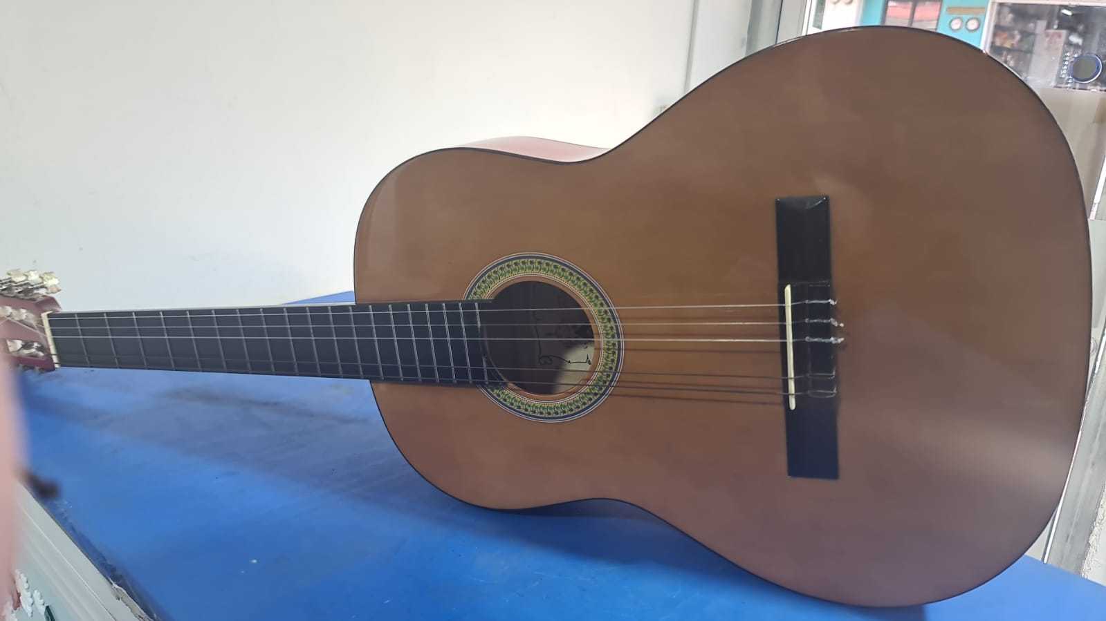 Precio 45 000,00 PALMER  GUITARRA ACUSTICA