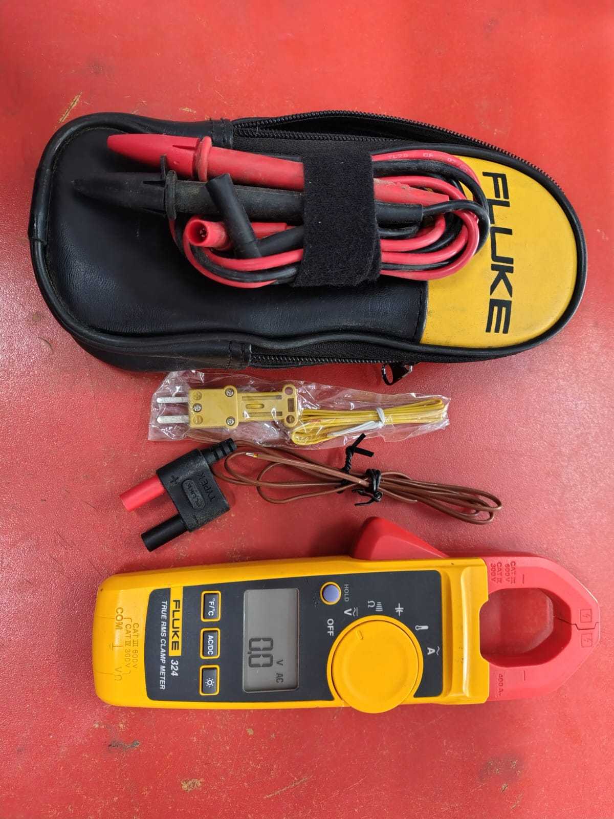Precio 105 000,00 Fluke 324 Multimetro de pinzas FLUKE 324 amperimétrica