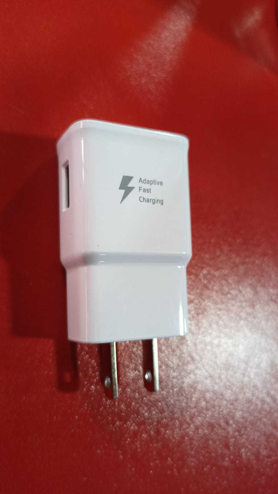 Precio 2 500,00 generico  Cargador rápido usb