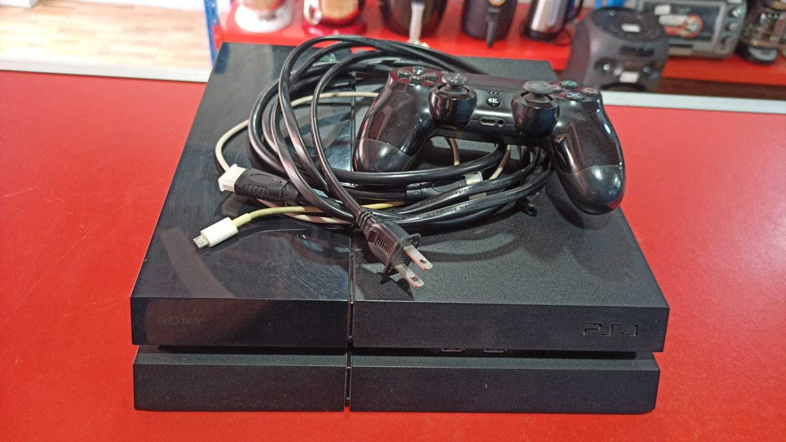 Precio 95 000,00 SONY  Consola PS4 Fat 500 GB con cables control  y juego Cod Modern Warfare