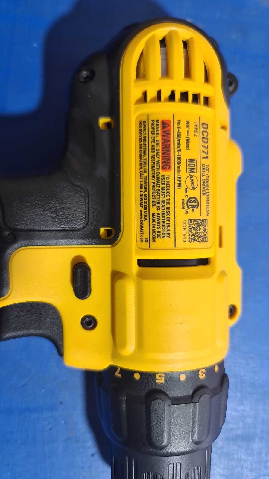 Precio 120 000,00 DEWALT DCD771c2 Taladro compacto inalámbrico de iones de litio de 12 pulgada, 2 baterias, bolso, nuevo en caja