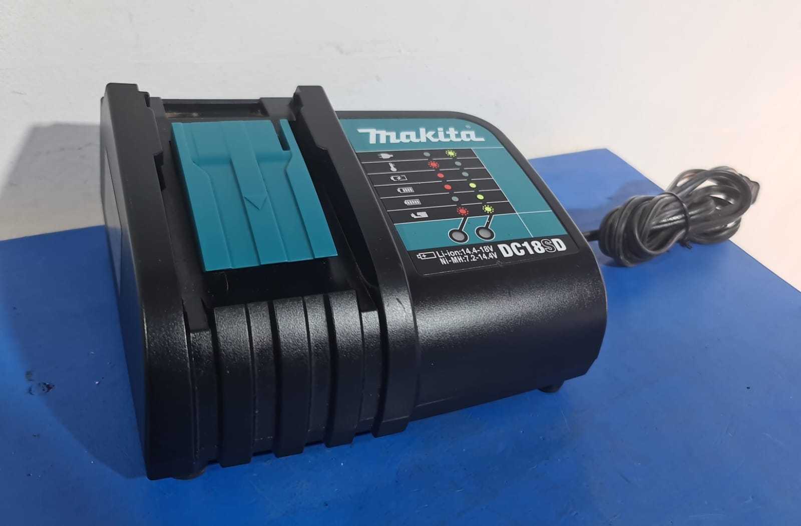 Precio 25 000,00 MAKITA  CARGADOR PARA BATERIAS