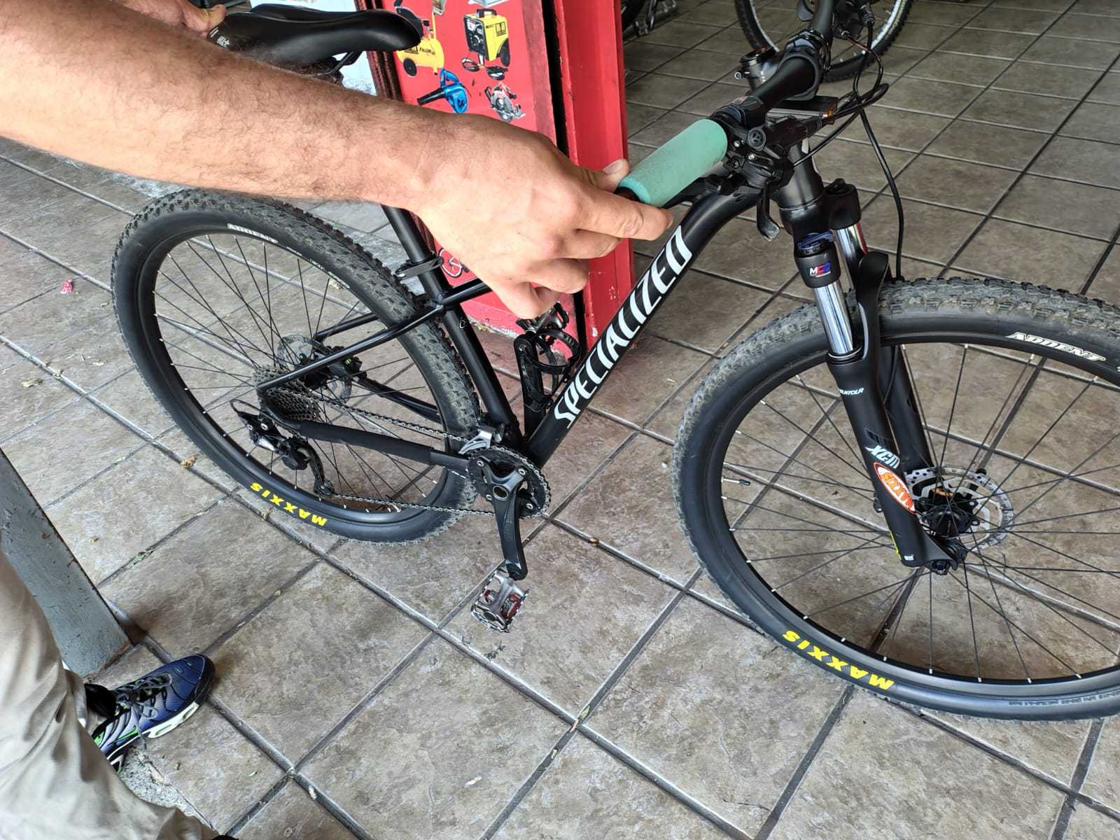 Precio 210 000,00 SPECIALIZED rockhopper Bicicleta 29 SPECIALIZED 2x10 con sistema bloqueo suspencion