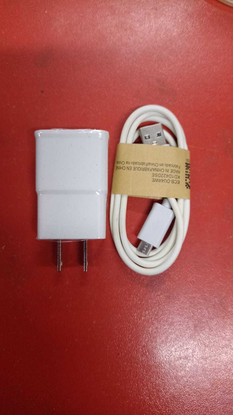 Precio 2 000,00 ND GENERICO cargador con cable  micro USB  2 amp