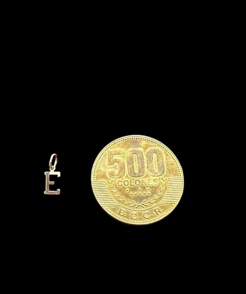 Precio 8 000,00   Dije letra E