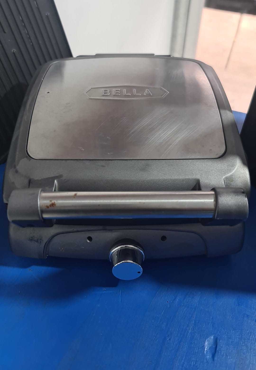 Precio 35 000,00 BELLA  WHAFLERA CON VARIAS TAPAS ACERO INOXIDABLE
