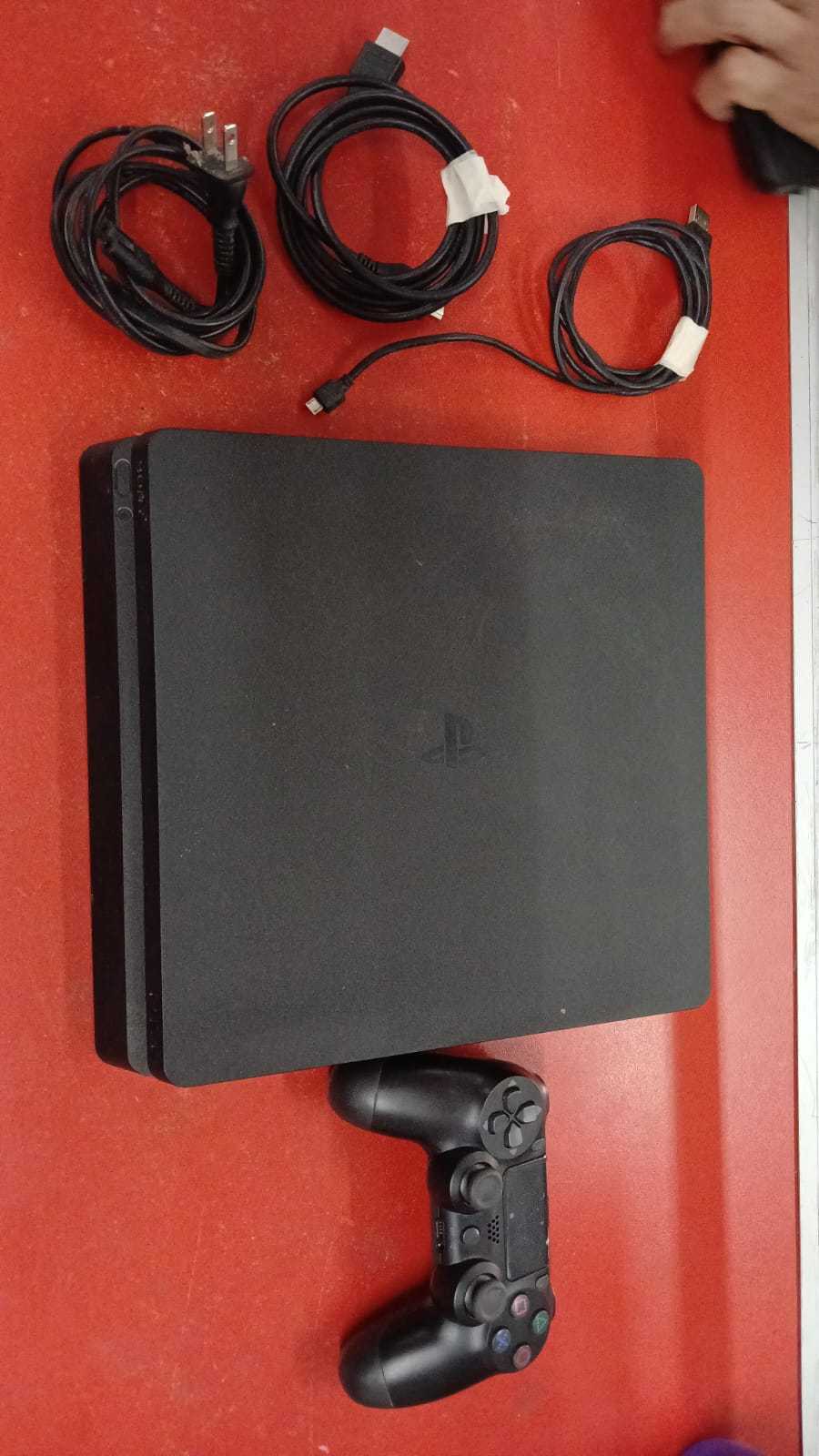 Precio 90 000,00 sony  consola de ps4 1 tera con cable de poder  hdmi y carga control control generico