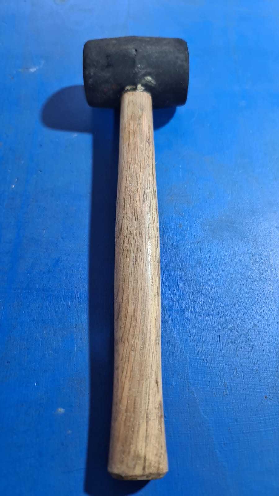 Precio 2 000,00 GENERICO  MASO HULE PARA PEGAR CERAMICA