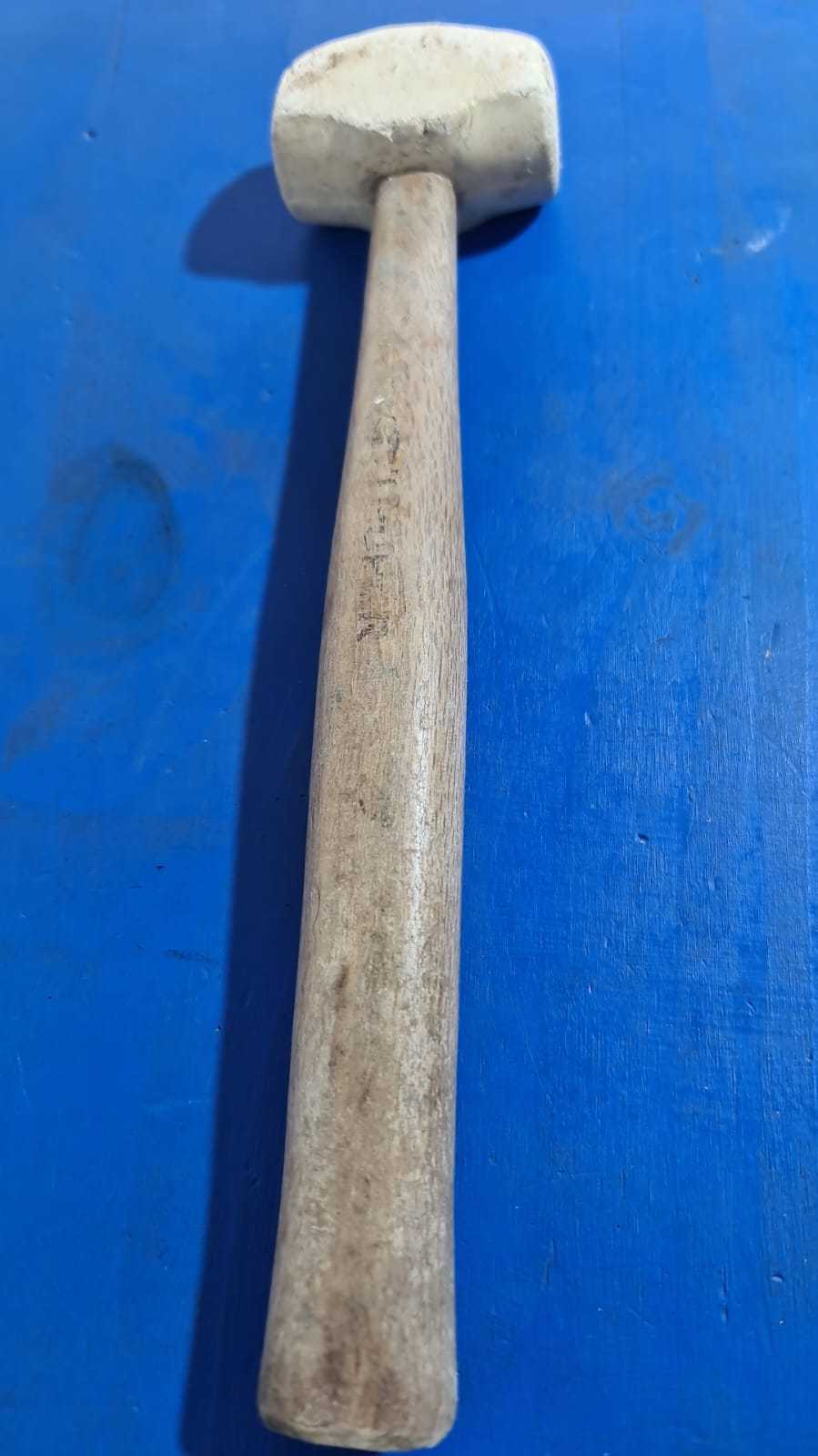 Precio 2 000,00 GENERICO  MASO HULE PARA PEGAR CERAMICA