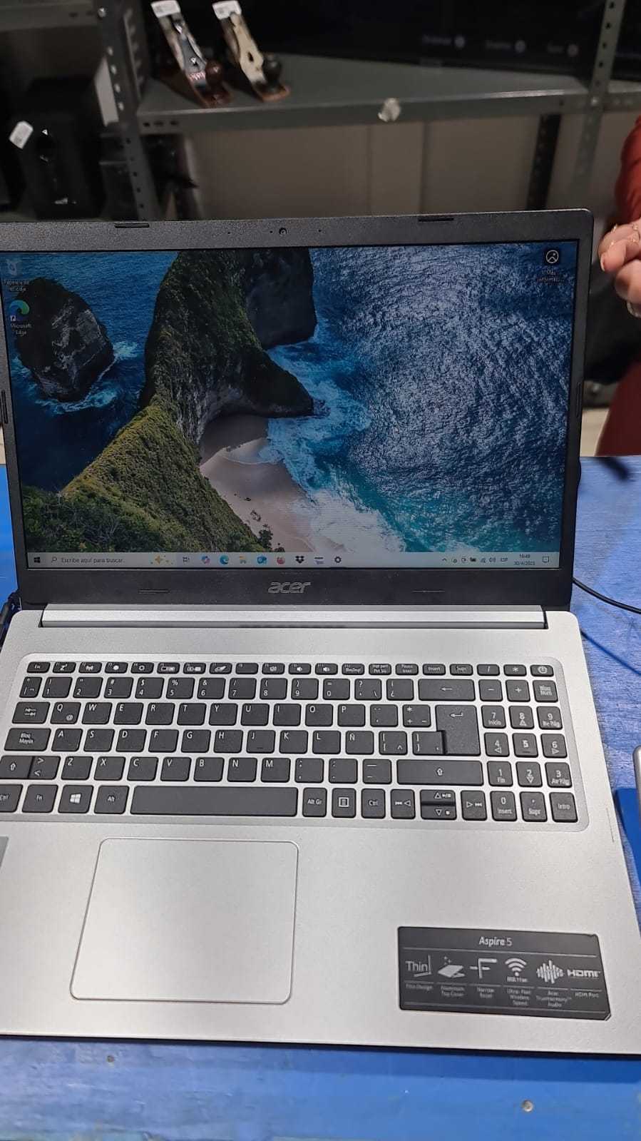 Precio 120 000,00 ACER INPIRION Laptop Core i3 gen 10 4gb ram HDD 1 tera