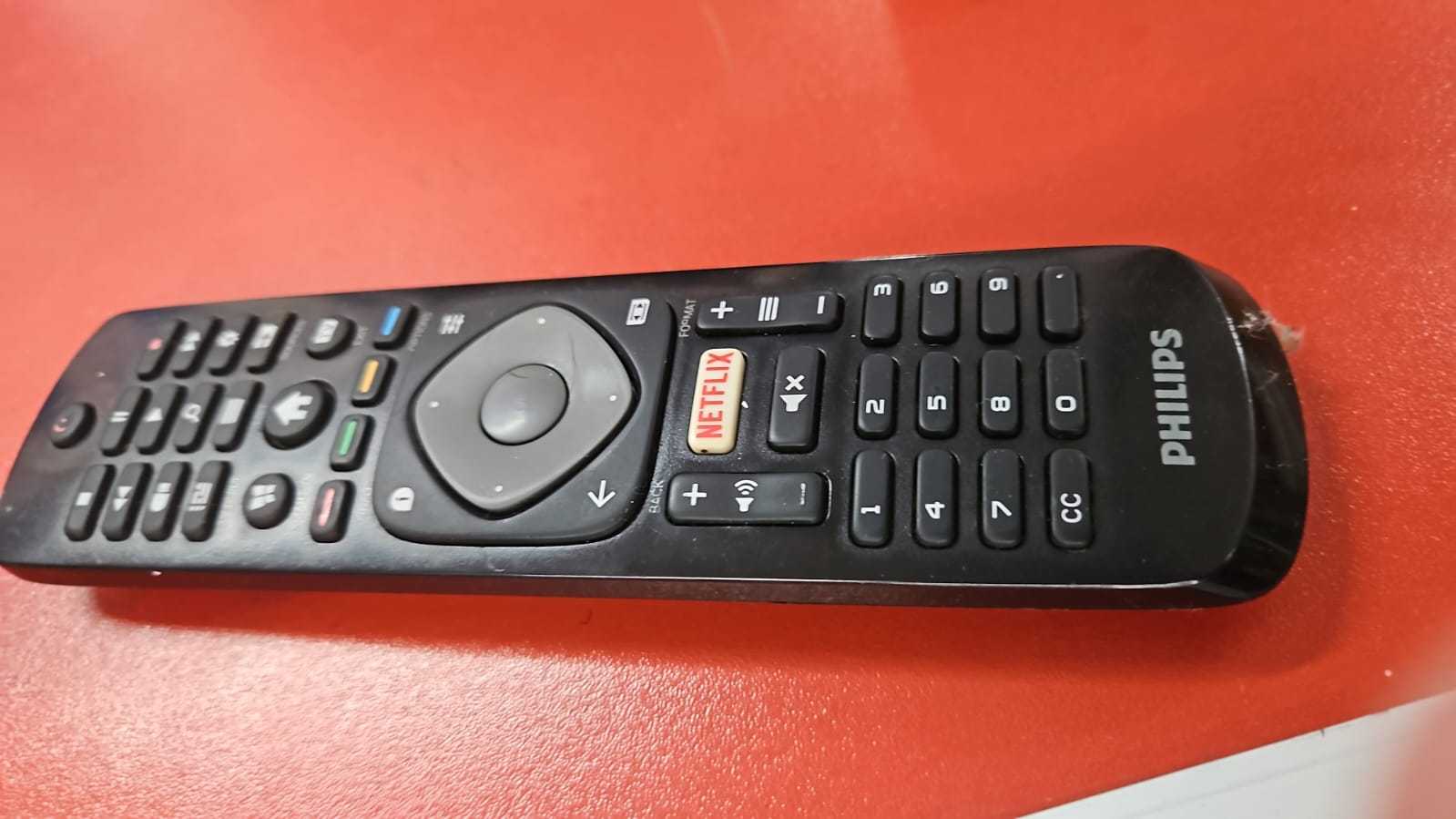 Precio 70 000,00 Philips 5800 Series Pantalla smart 32 con caja