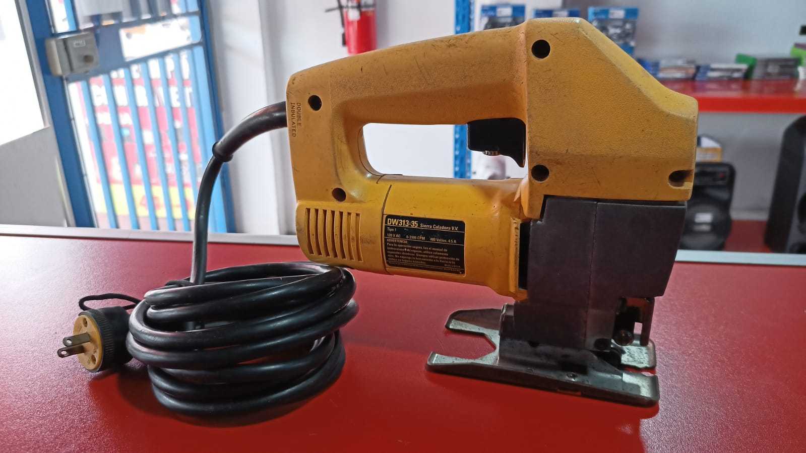 Precio 35 000,00 DEWALT  CALADORA DEWALT DWE313-35