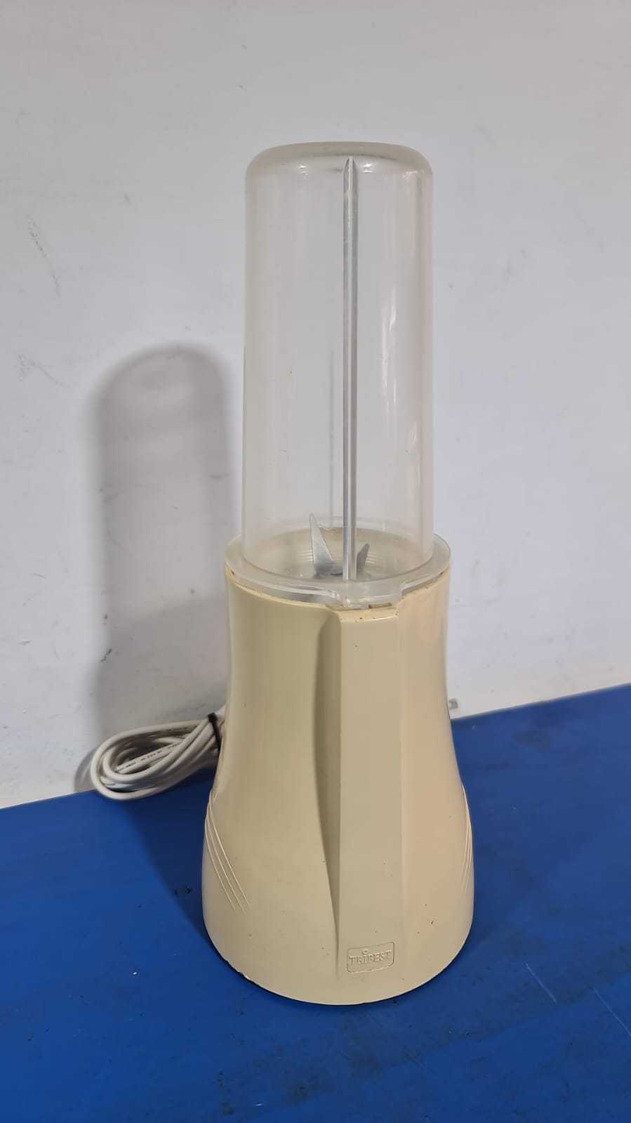 Precio 10 000,00 GENERICO  LICUADORA CLASICA VASO DE VIDRIO