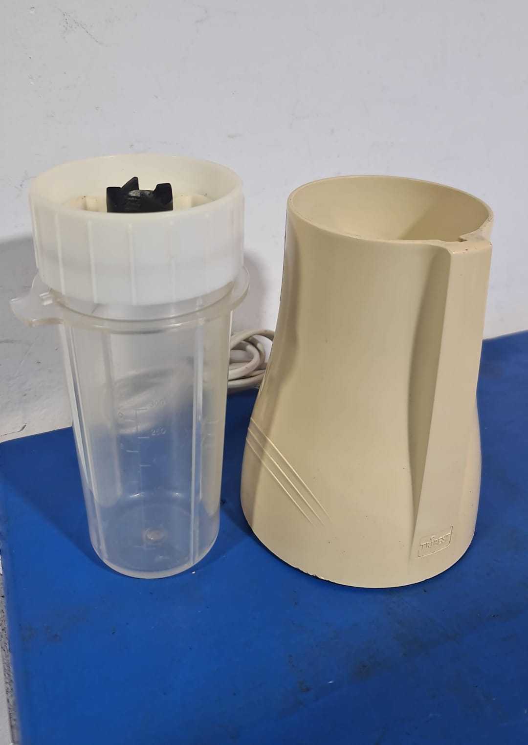 Precio 10 000,00 GENERICO  LICUADORA CLASICA VASO DE VIDRIO