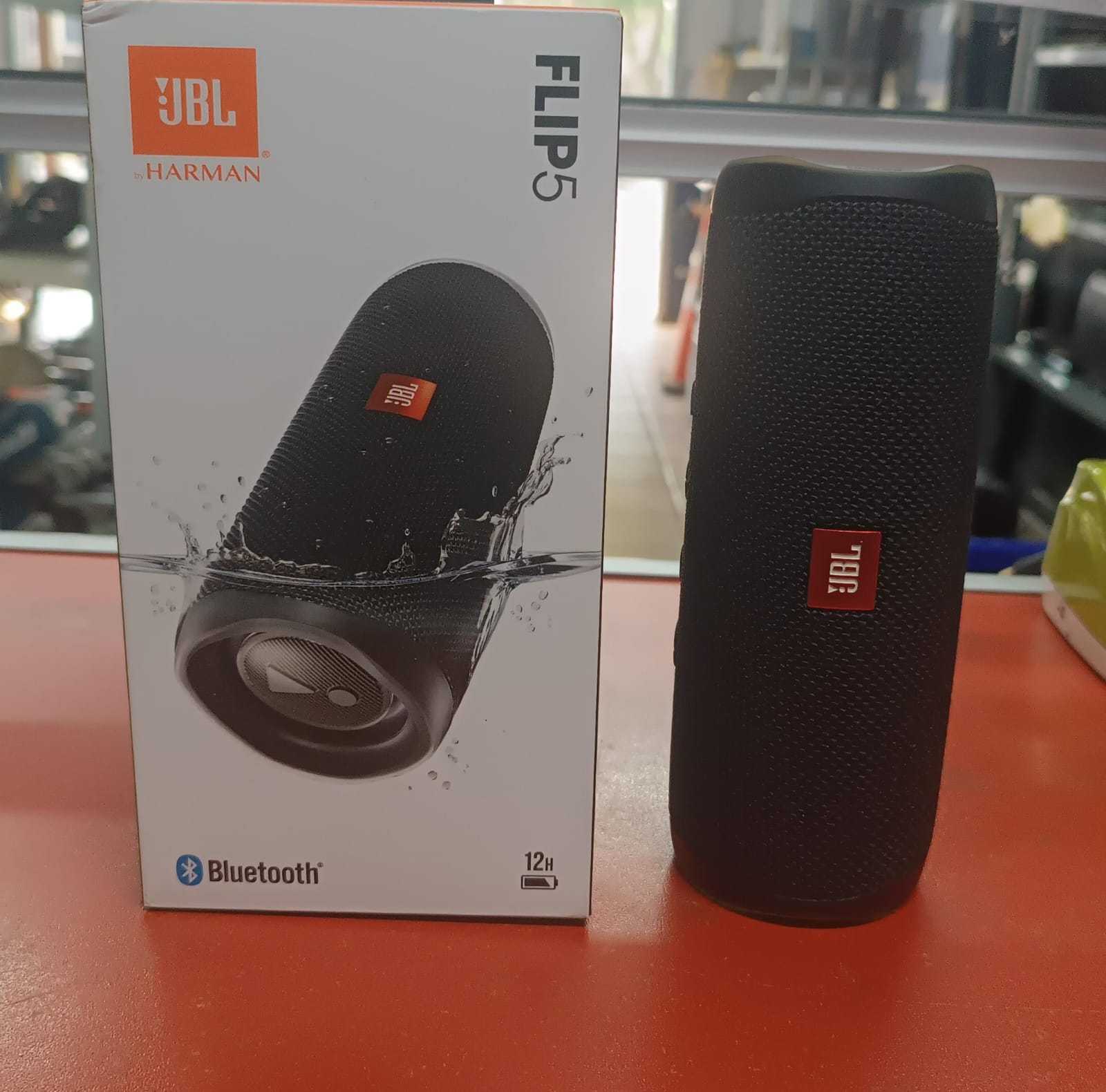 Precio 35 000,00 JBL FLIP 5 Parlante portatil JBL Flip 5 en caja sin cable