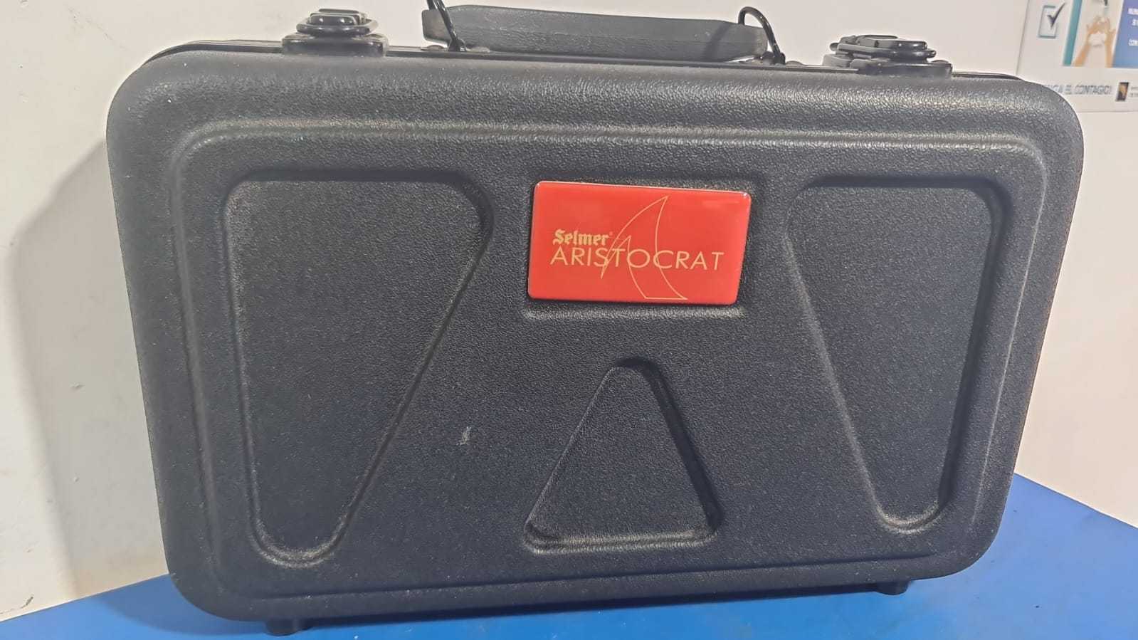 Precio 100 000,00 SELMER ARISTOCRAFT CL601 CLARINNETE EN ESTUCHE