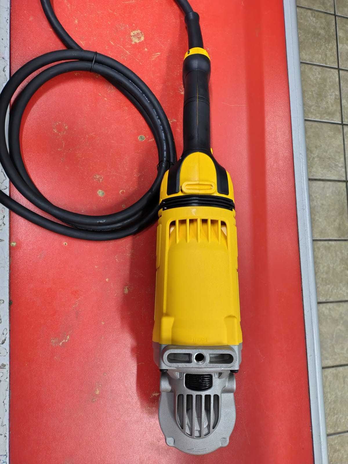 Precio 118 000,00 dewalt dwe4559 Esmeriladora 9 pulgadas nueva en caja