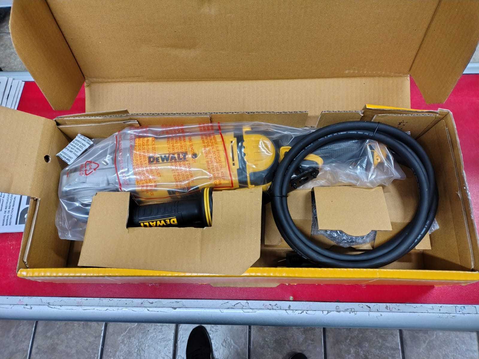Precio 118 000,00 dewalt dwe4559 Esmeriladora 9 pulgadas nueva en caja