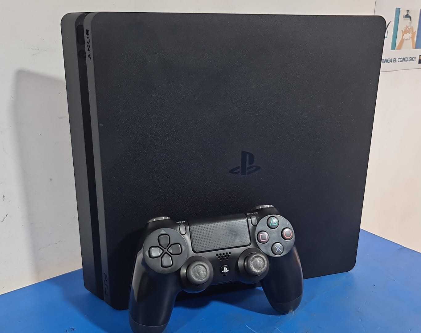 Precio 90 000,00 SONY SLIM 1 TERA CONSOLA PS4 1 TERA  1 CONTROL ACCESORIOS