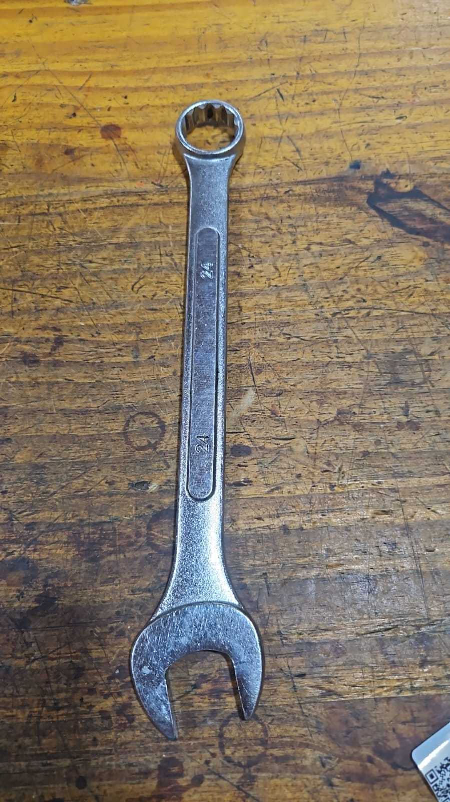 Precio 7 000,00 stanley  LLave mecanica 24