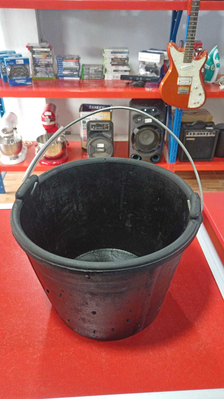 Precio 2 200,00 NA  Baldes de hule para construcción