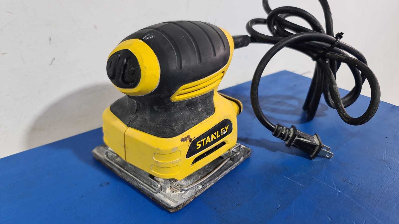 Precio 20 000,00 STANLEY  LIJADORA DE VIBRACION