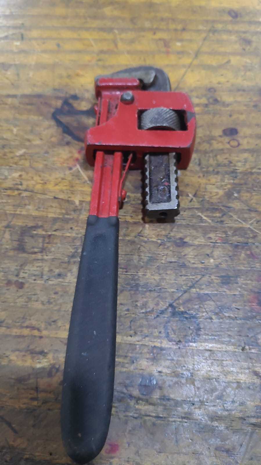 Precio 5 000,00 nd  Llave de cañeria 10