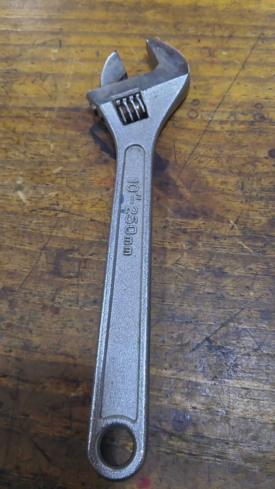 Precio 5 000,00 forget  Llave francesa10