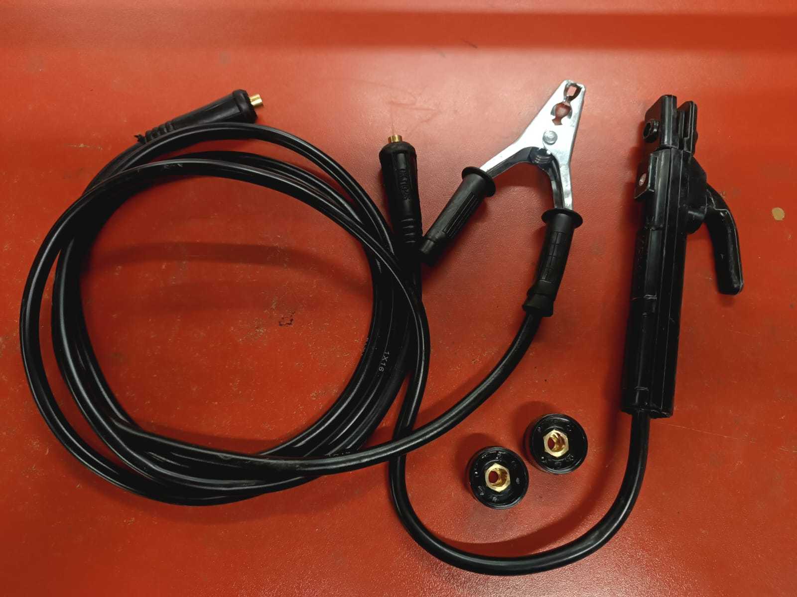 Precio 17 000,00 ND 10-25 Cable para maquina de soldar linea de tierra y linea positiva. Conector hembra
