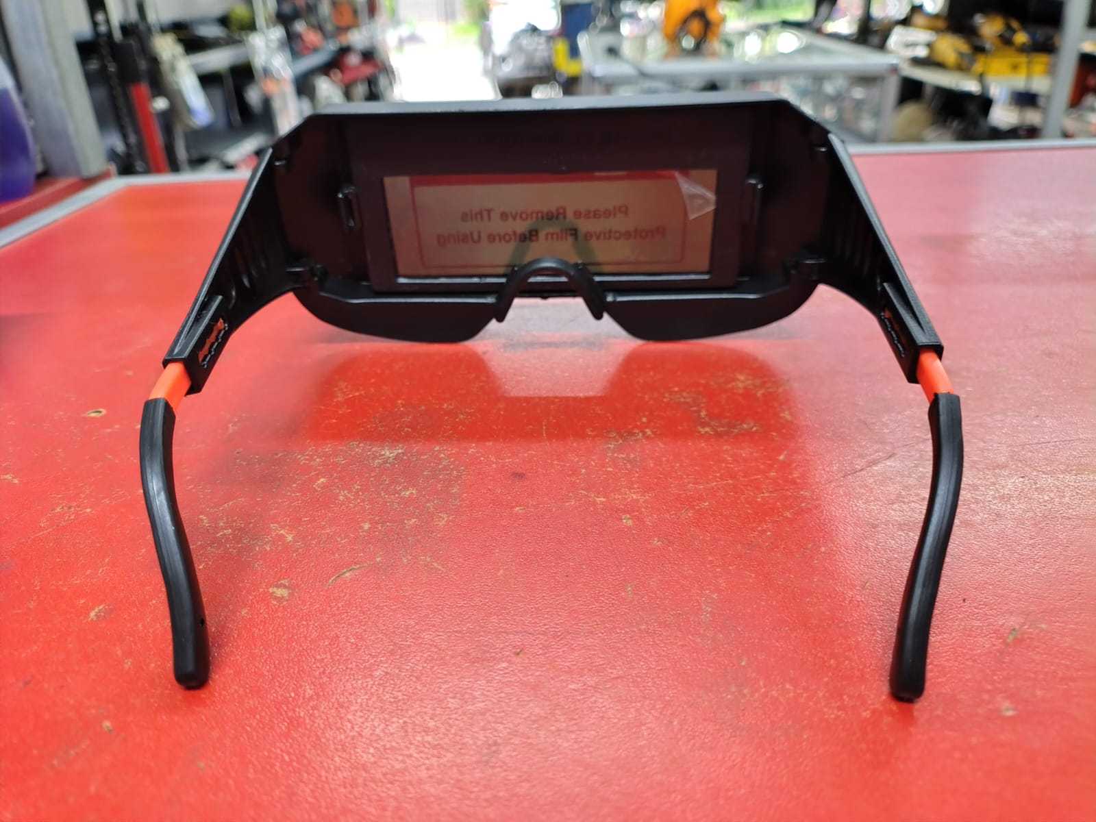 Precio 39 500,00 Fierro MMA-120 Maquina de soldar 120amp con lentes fotosensibles nuevo en caja
