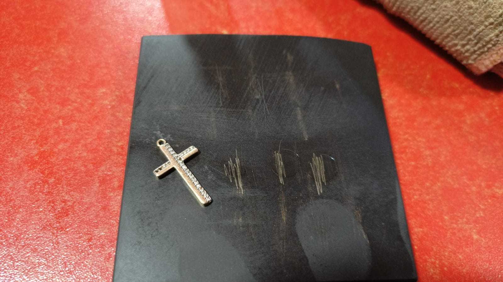 Precio 25 000,00   Dije crucifijo