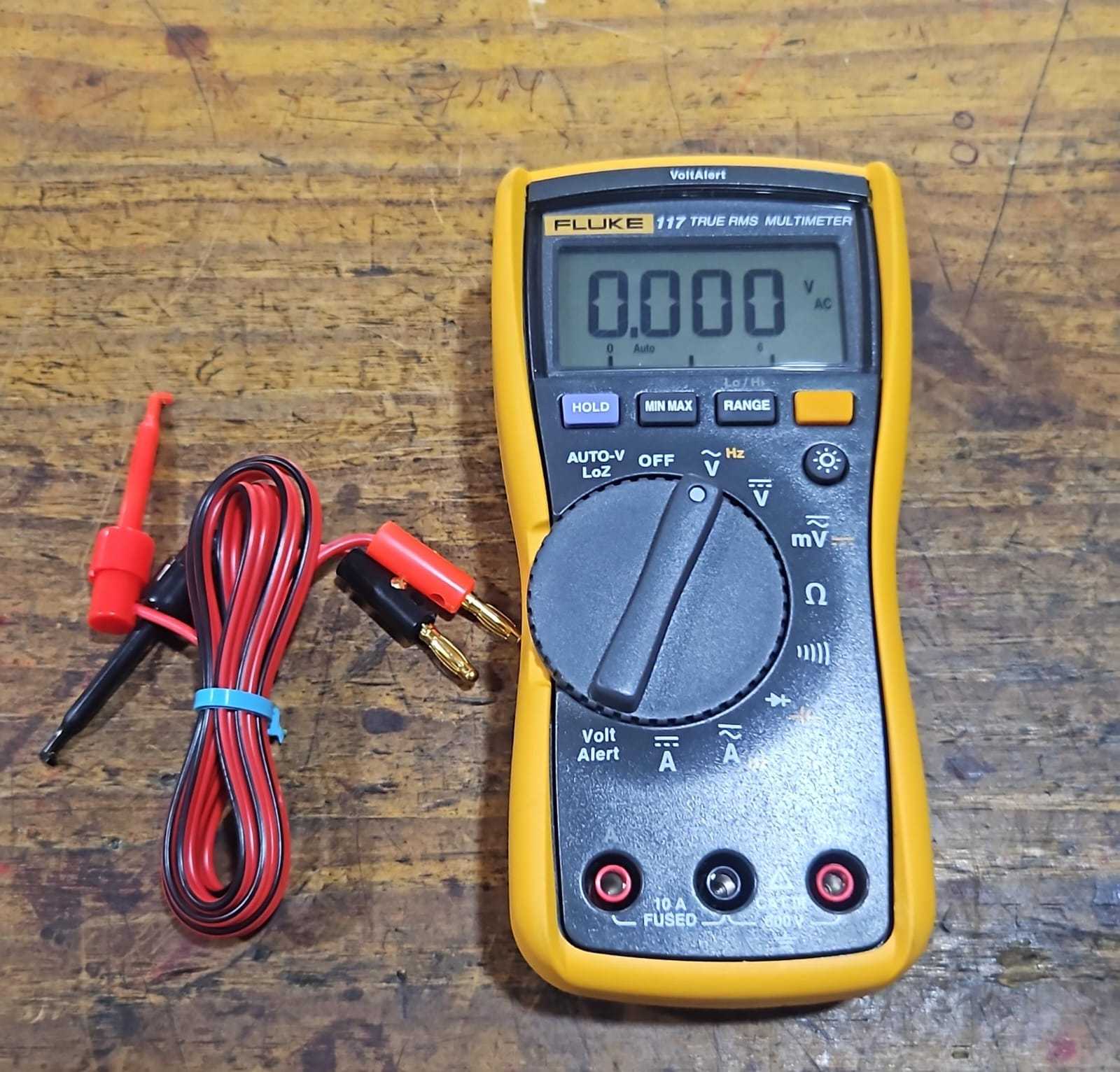 Precio 120 000,00 fluke 117 Multimetro de agujas con detección de Voltaje CA Sin Contacto, Mide ResistenciaContinuidadFrecuenciaCapacitanciaMín Min Máx Promedio,