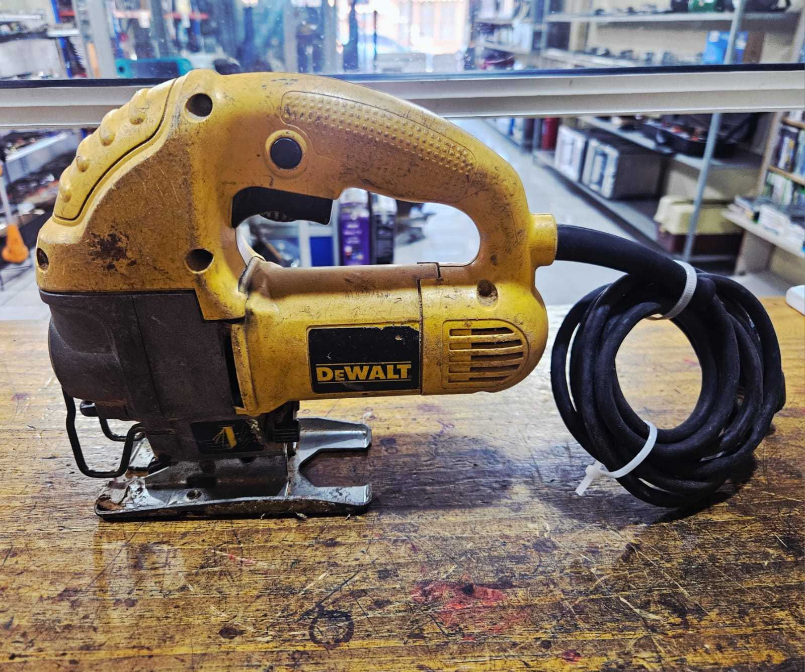 Precio 40 000,00 dewalt  Caladora electrica para madera