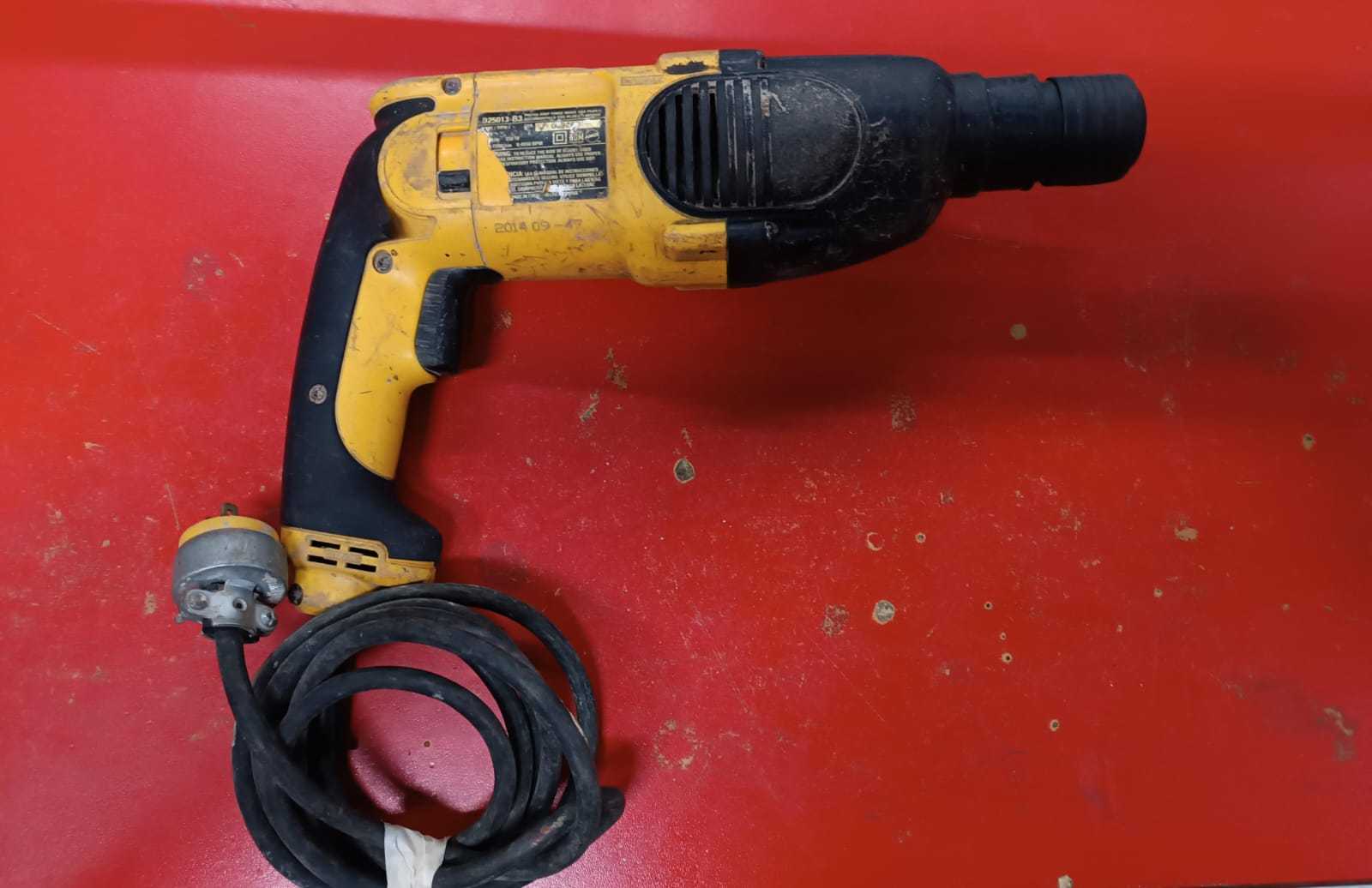 Precio 65,00 DeWalt D25013B3 ROTOMARTILLO, DEWALT